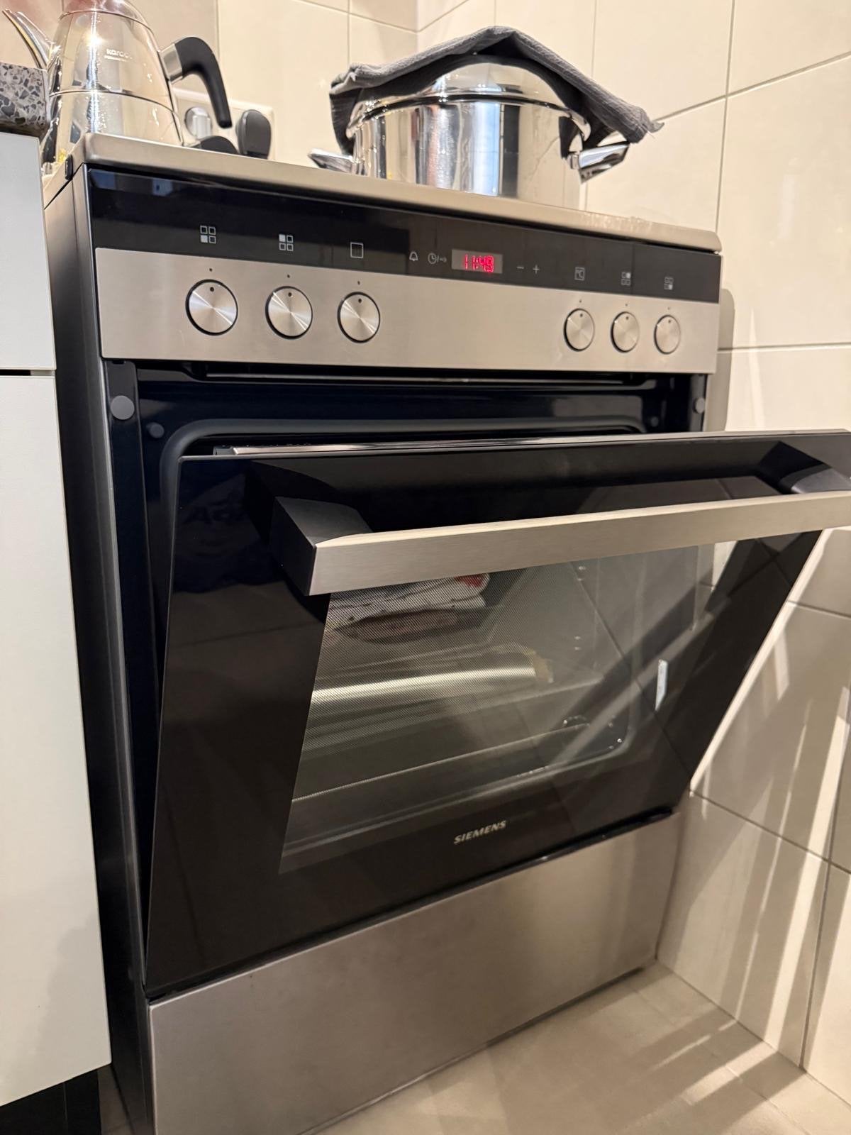 Siemens Oven uit 2023 - Zeer Goede Staat, Ophalen, Zo goed als nieuw, Siemens, Oven