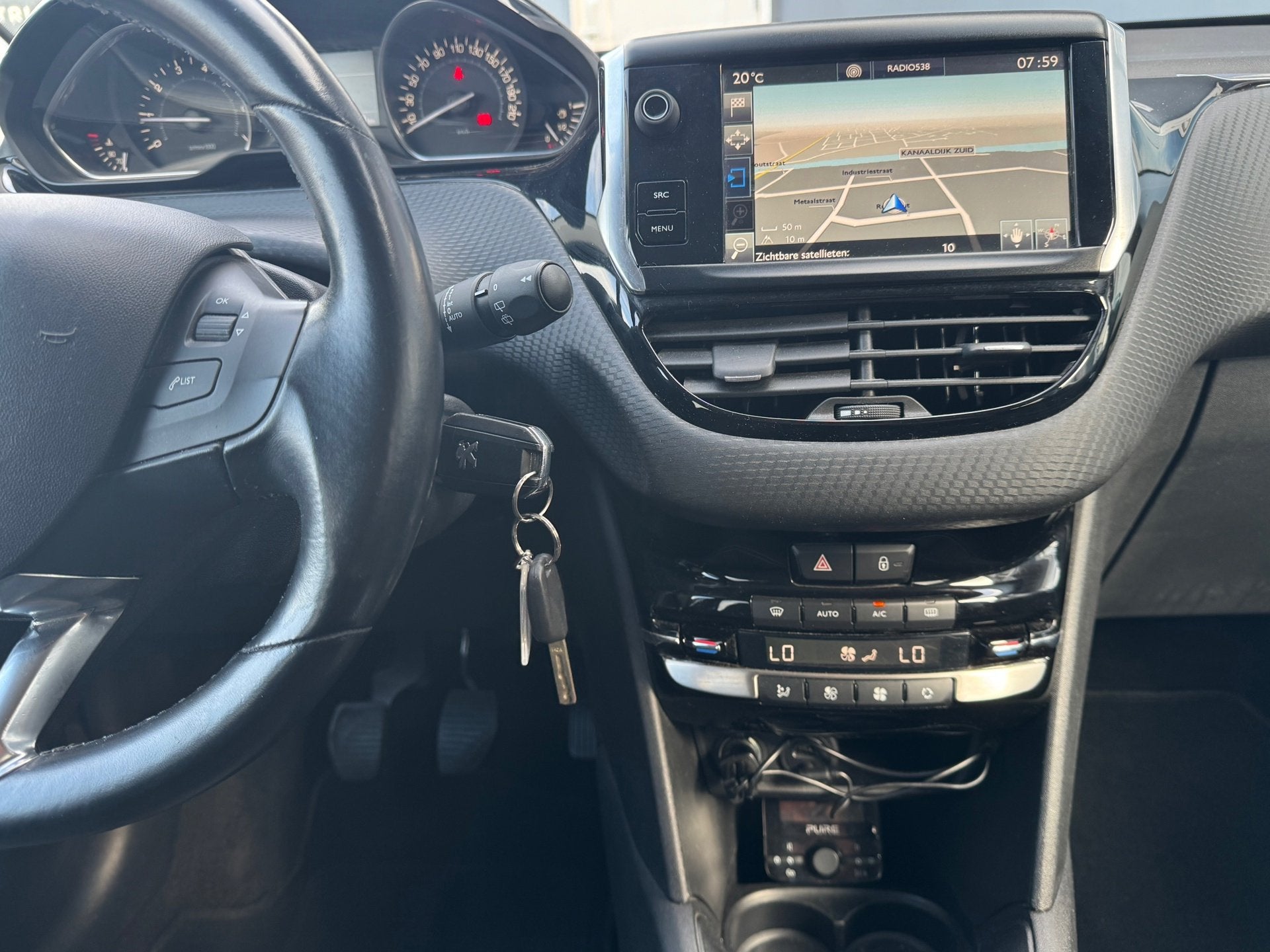 Foto 20 van Peugeot 208 1.2 PureTech Allure|Carplay|Navi|Cruise|Climate|