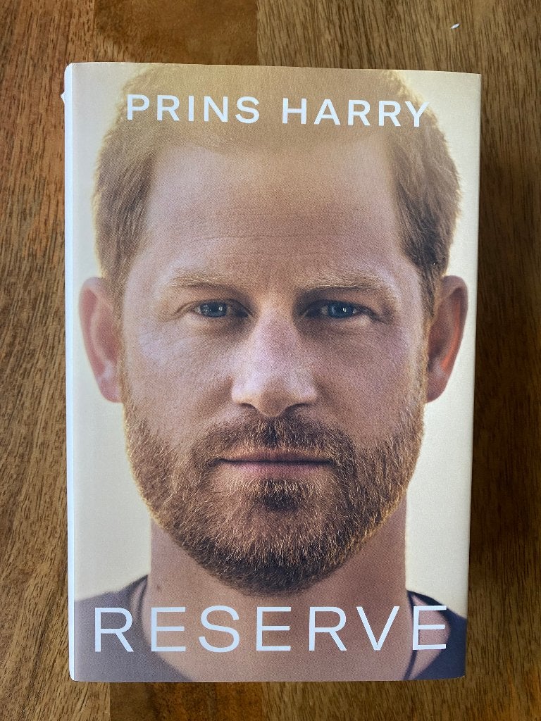 Prins Harry - Reserve, Overige, Ophalen of Verzenden, Zo goed als nieuw, Prins Harry