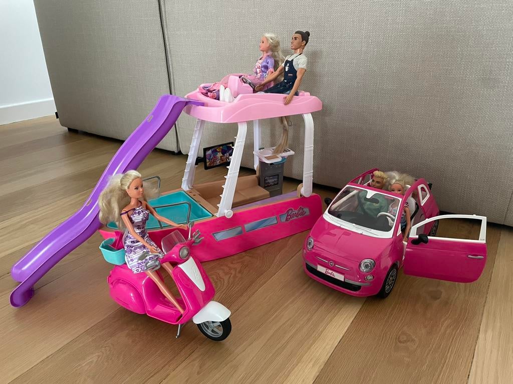 Compleet: Barbie Droomboot + Barbie Fiat + Barbie scooter, Kinderen en Baby's, Ophalen, Zo goed als nieuw, Barbie
