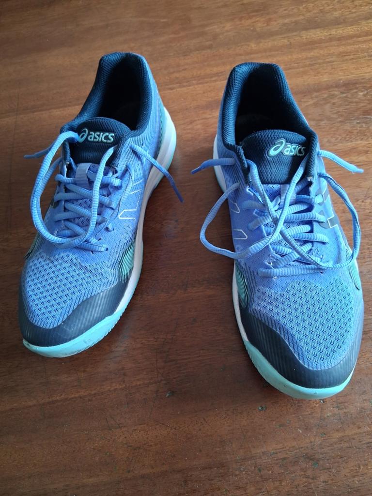 Zaal sport schoenen Asic, Sport en Fitness, Badminton, Ophalen of Verzenden, Zo goed als nieuw, Schoenen