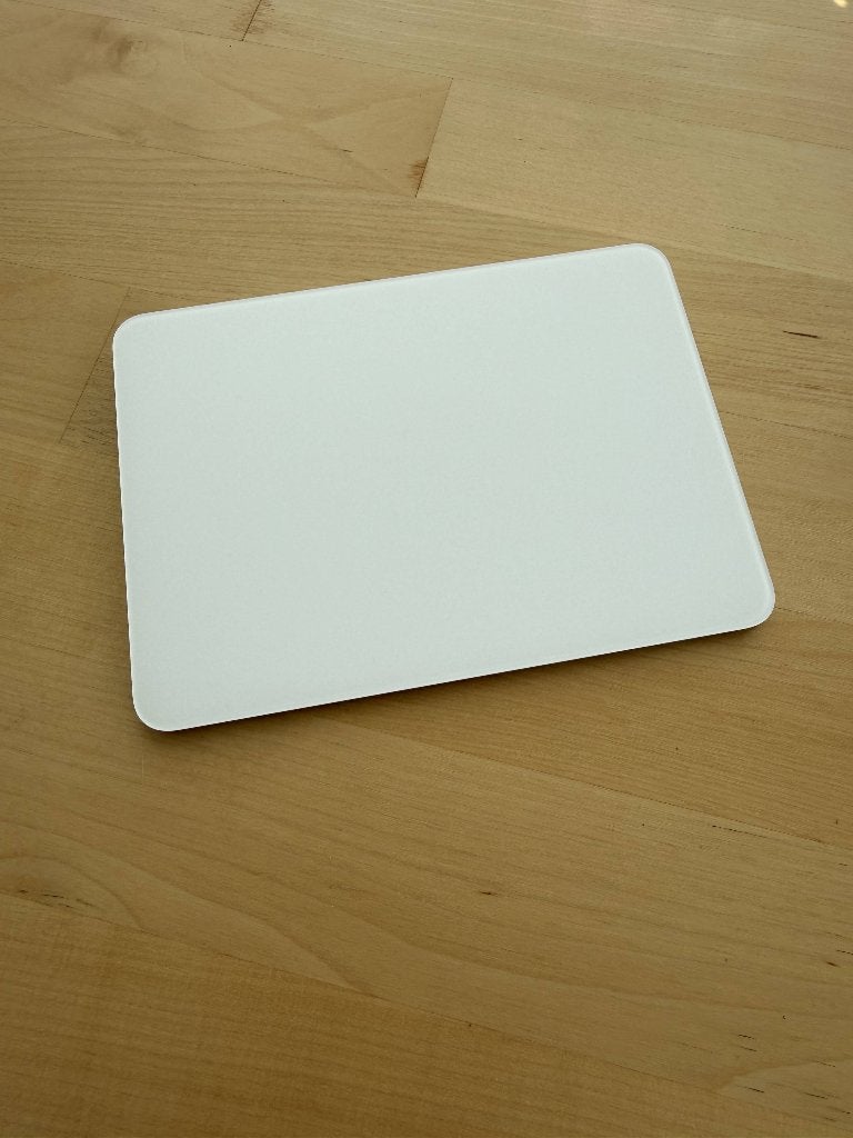 Apple Magic Trackpad (A3120)(USB-C), Computers en Software, Muizen, Ergonomisch, Rechtshandig, Ophalen of Verzenden, Zo goed als nieuw