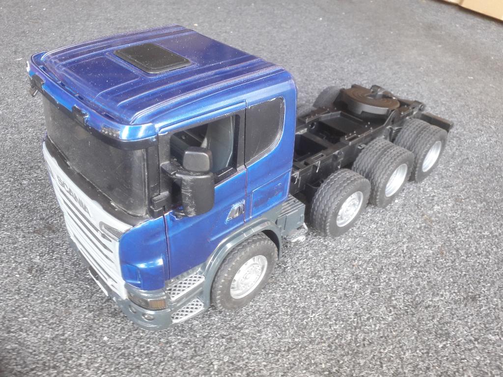 bruder scania 4 asser blauw past bij wedico scale art robbe, Ophalen of Verzenden, Zo goed als nieuw
