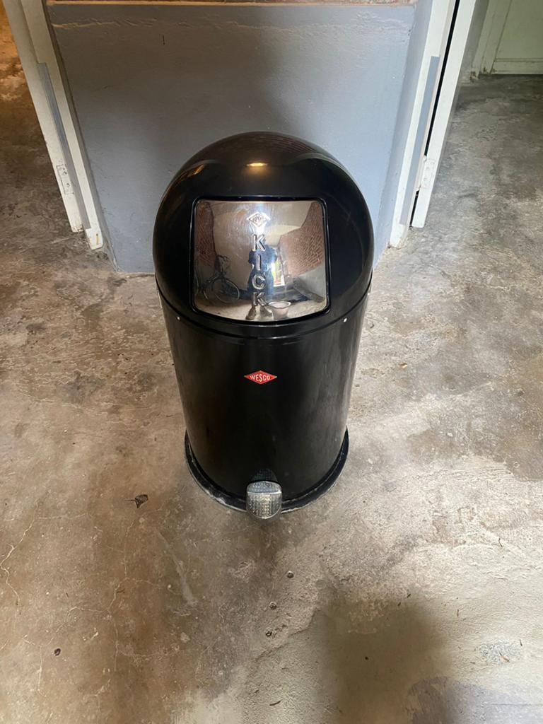 Wesco prullenbak, 40 liter of meer, Ophalen, Zo goed als nieuw, Minder dan 50 cm