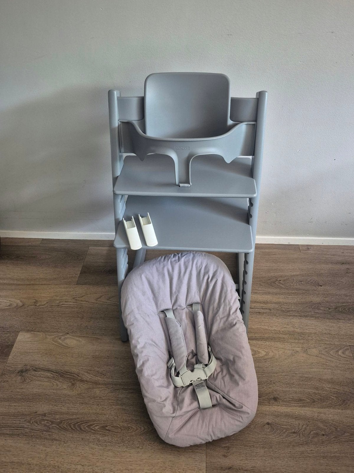 Grijze Stokke Tripp trapp set, Ophalen, Zo goed als nieuw, Meegroeistoel, Aanschuifbaar