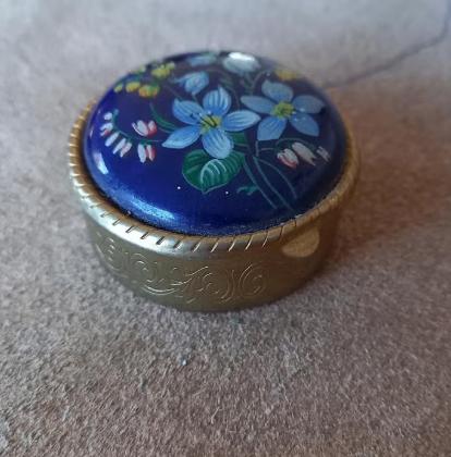 Blauw emaille vintage pillen/ringendoosje jaren 50, Ophalen of Verzenden, 17 tot 18, Blauw, Dame