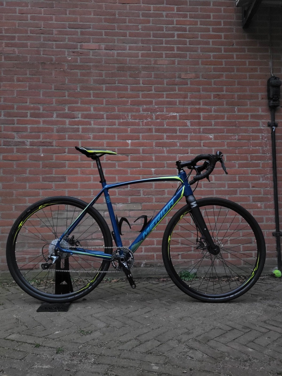 Merida Gravelfiets, Gebruikt, 10 tot 15 versnellingen, Heren, Aluminium