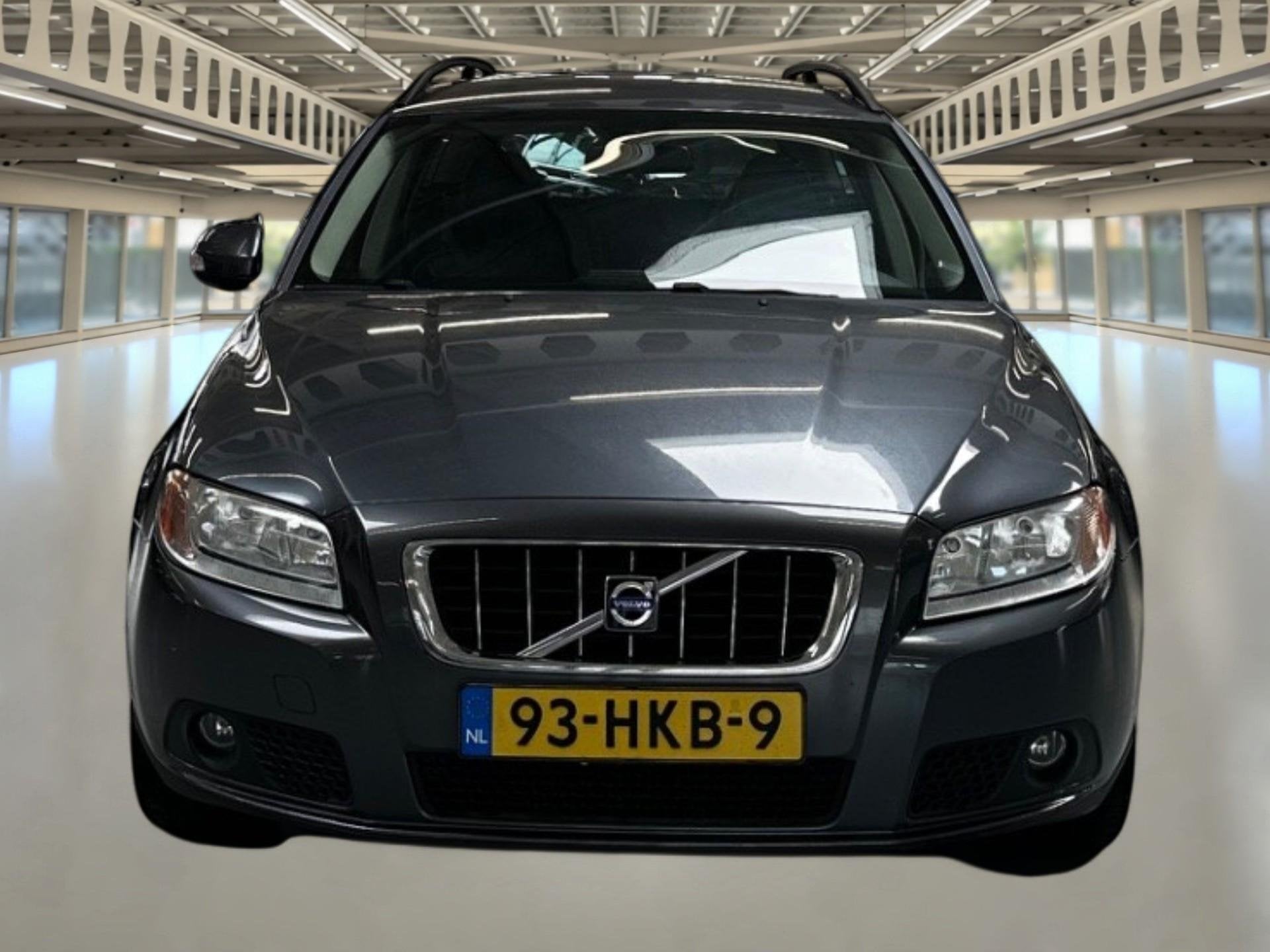 Volvo V70 2.5T Kinetic Garantie, Rijklaar, leder automaat.., Auto's, Stof, 1573 kg, 2521 cc, 93 €/maand