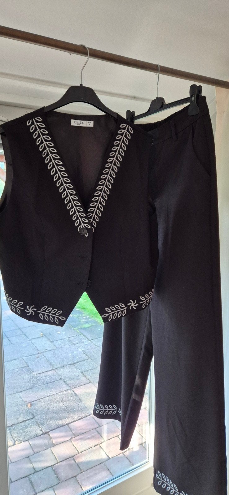 mooie set van Unika, Maat 38/40 (M), Unika, Zwart, Ophalen of Verzenden