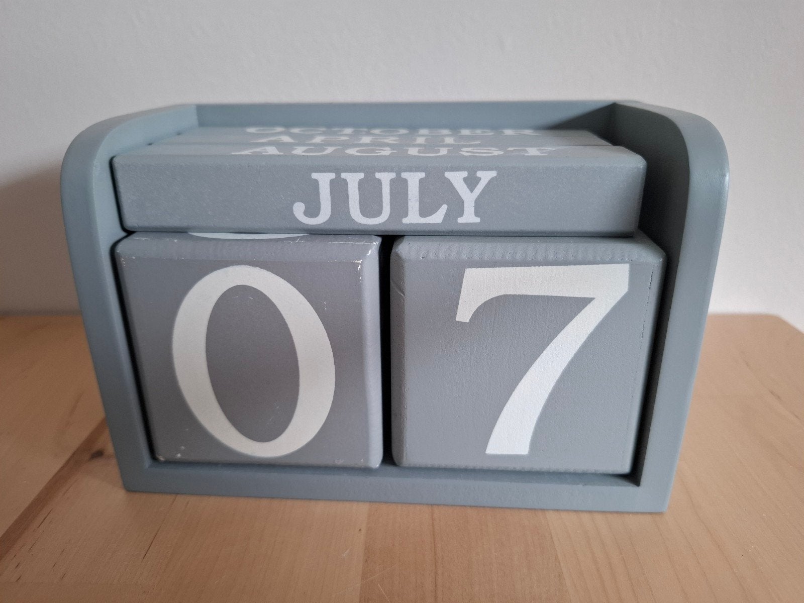 Houten (blokken) kalender, Ophalen, Maandkalender