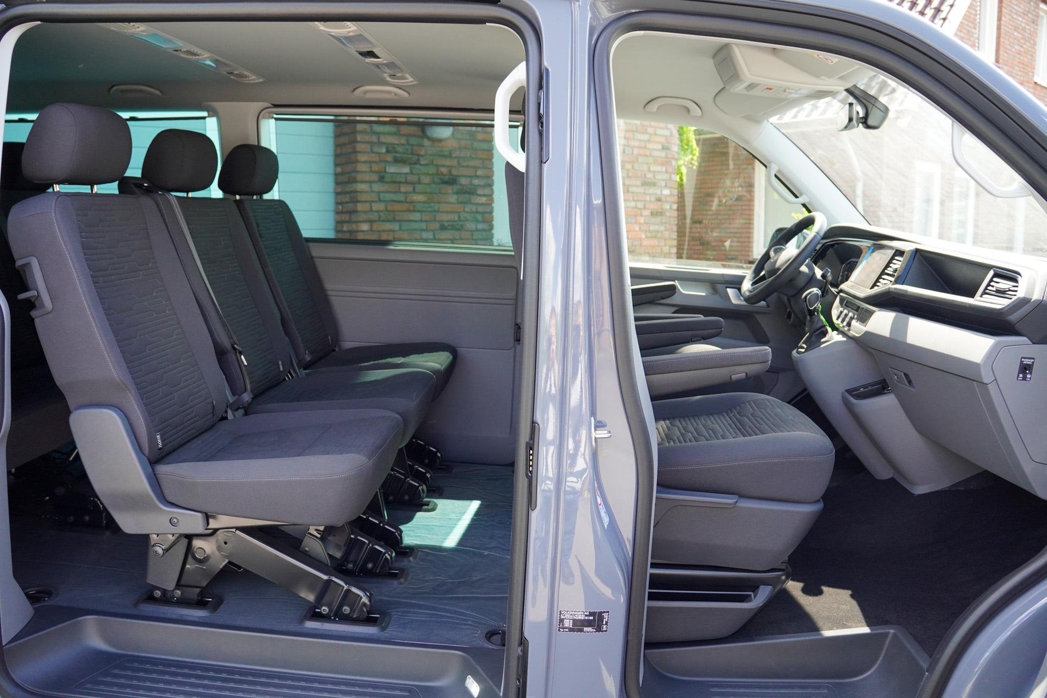 Volkswagen Transporter T6.1 Caravelle 2.0 TDI 150 PK DSG CAR, Stof, Gebruikt, Zwart, 150 pk