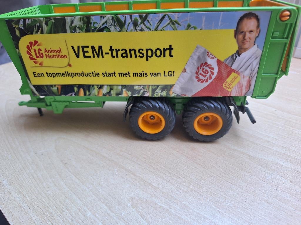 Siku Joskin silagewagen 2 assig 1:32 speciale editie, Ophalen of Verzenden, Nieuw, Tractor of Landbouw, SIKU