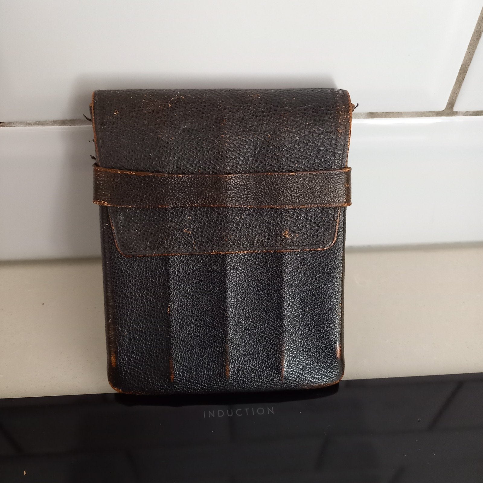Antiek leren sigarendoos, Verzamelen, Verzenden, Gebruikt, (Water)pijp