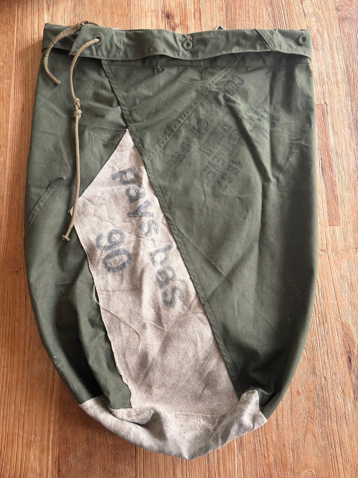 Opbergzak van vintage Belgische/Nederlandse militaire stof, Kinderen en Baby's, Ophalen of Verzenden, Nieuw, Overige typen