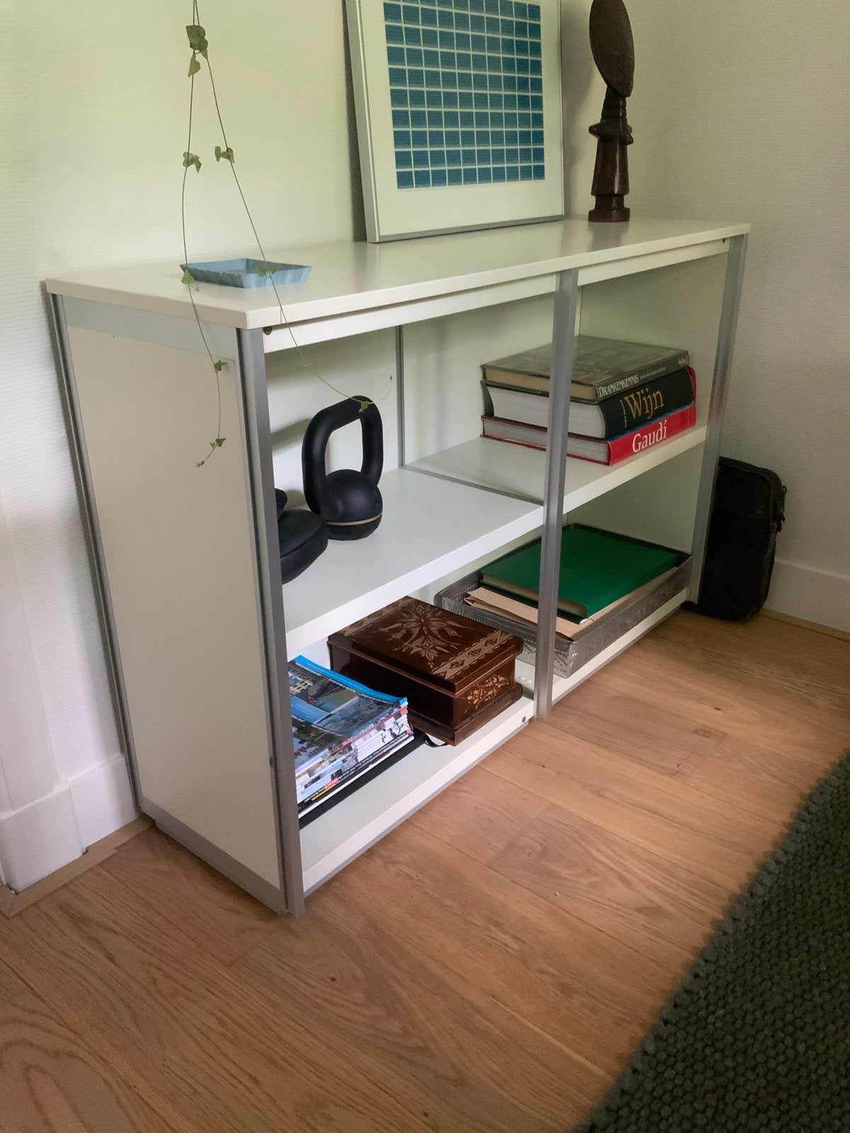 Poliform dressoir kast met aluminium frame, Met plank(en), Gebruikt, 100 tot 150 cm, Minder dan 100 cm