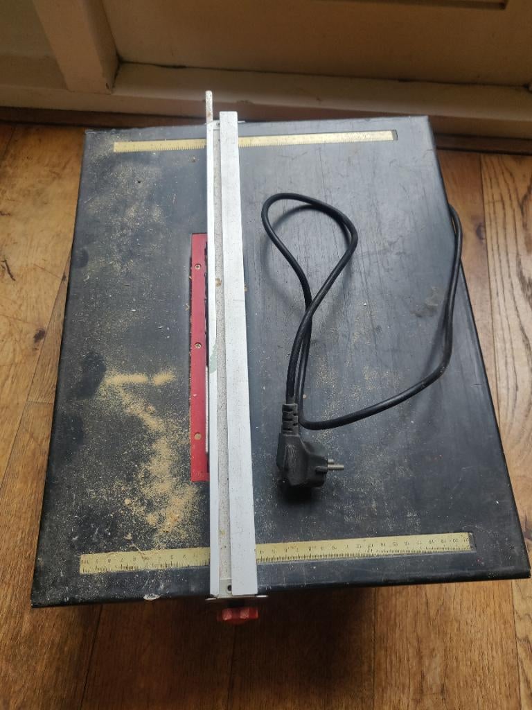 Elektrische zaagtafel Kinzo, cirkelzaag, zgan, Doe-het-zelf en Verbouw, Ophalen, Cirkelzaag, Zo goed als nieuw, 30 tot 70 mm
