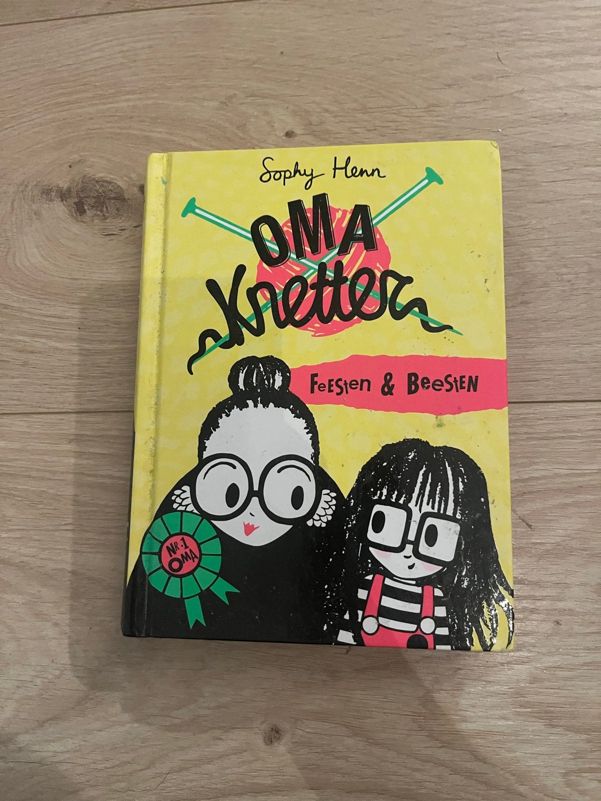 Oma Knetter: Feesien & Beesien - Sophy Henn, Ophalen of Verzenden, Gelezen, Fictie algemeen