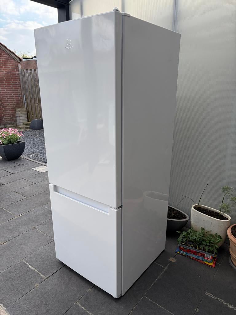 Indesit Koelvriescombinatie - Zo goed als nieuw!, Witgoed en Apparatuur, Koelkasten en IJskasten, Ophalen of Verzenden, Zo goed als nieuw