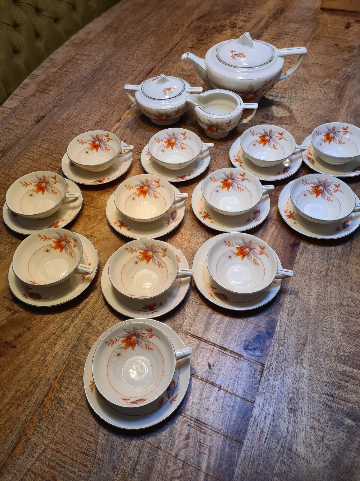 Art Deco thee servies compleet met 12 kop en schotels., Ophalen