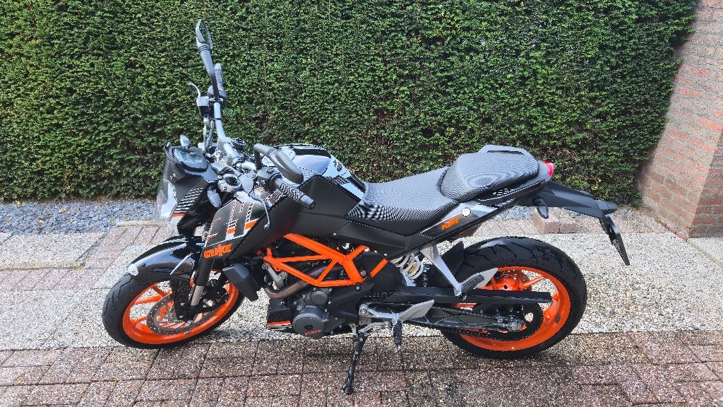 KTM 390 Duke ABS 2017 | Slechts 1.853 km | Zeer nette staat, LED Verlichting, Occasion, Particulier, 373 cc