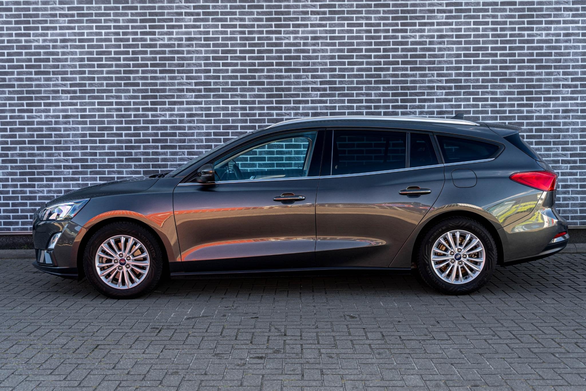 Ford Focus Wagon 1.0 EcoBoost 125 Titanium Business | Stoelv, Gebruikt, 1283 kg, 23 km/l, Origineel Nederlands