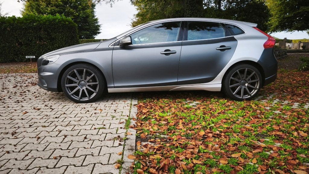 Volvo V40 D2 R-Design Business Sport | Dealer onderhouden, Auto's, Voorwielaandrijving, Dealer onderhouden, Zwart, 4 cilinders