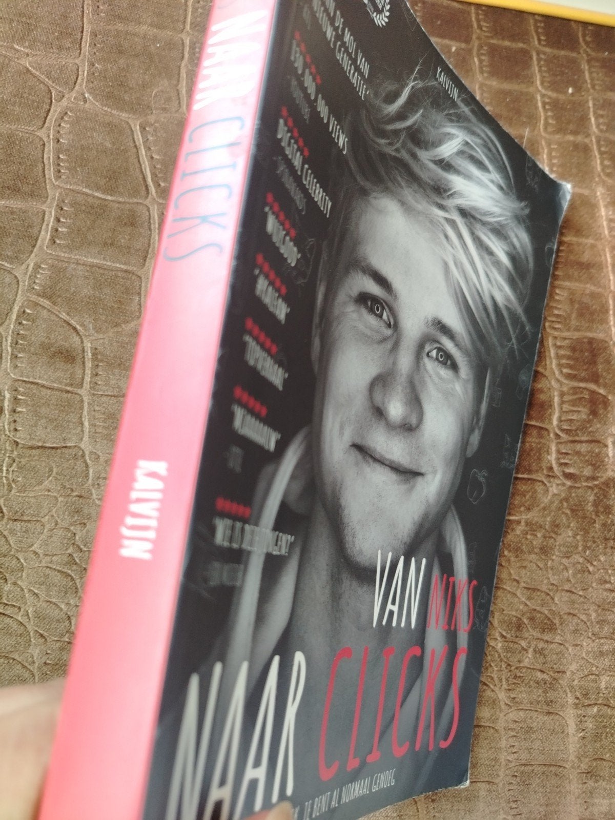 Van Niks Naar Clicks - Kalvijn (Boek), Boeken, Literatuur, Gelezen, Nederland, Ophalen of Verzenden