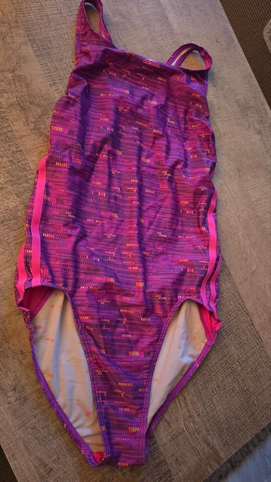 Adidas Badpak XS - Nooit gedragen, Nieuw, Badpak, Ophalen of Verzenden, Meerkleurig