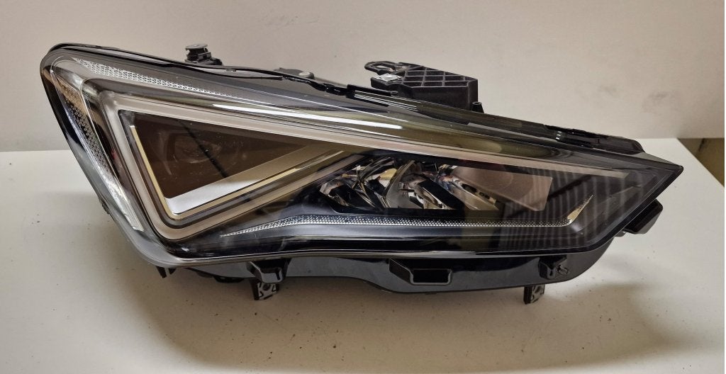 Seat Leon mk4 IV full led koplamp 5FB941008F 5FB941008G, Auto-onderdelen, Verlichting, Niet ingevuld, Gebruikt, Niet ingevuld