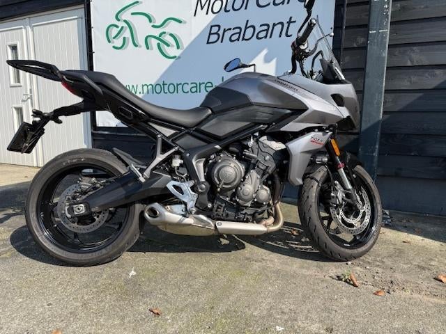 Mooie Triumph Tiger 660 uit 2023, Motoren, Occasion, Motorrijbewijs A, 660 cc, 3 cilinders