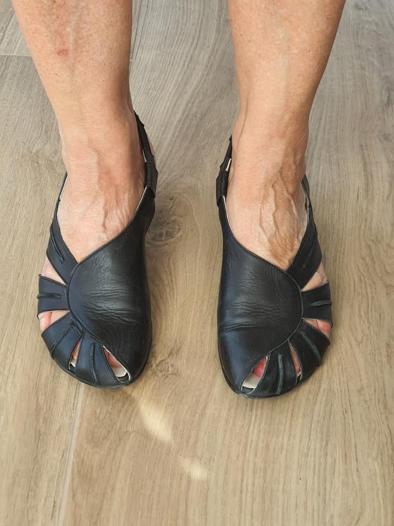 Lisa Tucci zwarte leren pumps, maat 39, hak 4 cm, Kleding | Dames, Schoenen, Pumps, Zwart, Zo goed als nieuw, Lisa Tucci