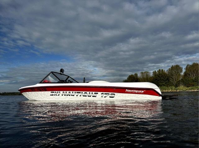Ski Nautique176, Ophalen, Binnenboordmotor, Zo goed als nieuw, Polyester