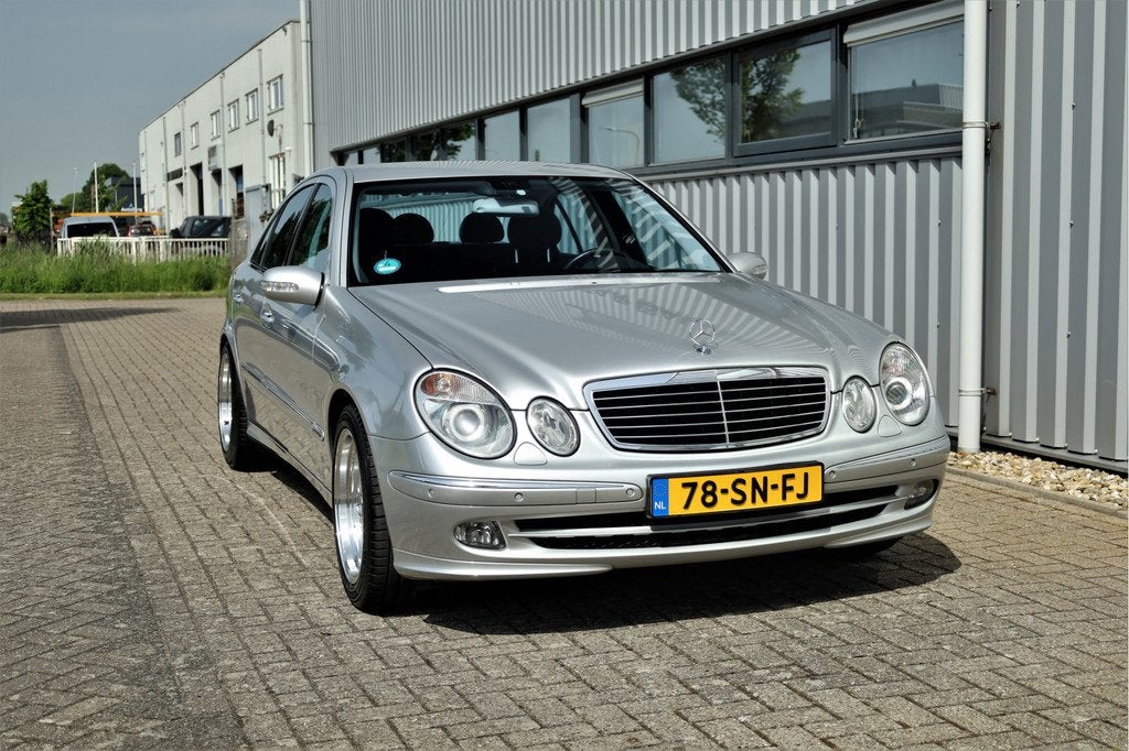 Mercedes-Benz E-Klasse E 240 Avantgarde Youngtimer, Auto's, Automaat, Achterwielaandrijving, Gebruikt, 2597 cc