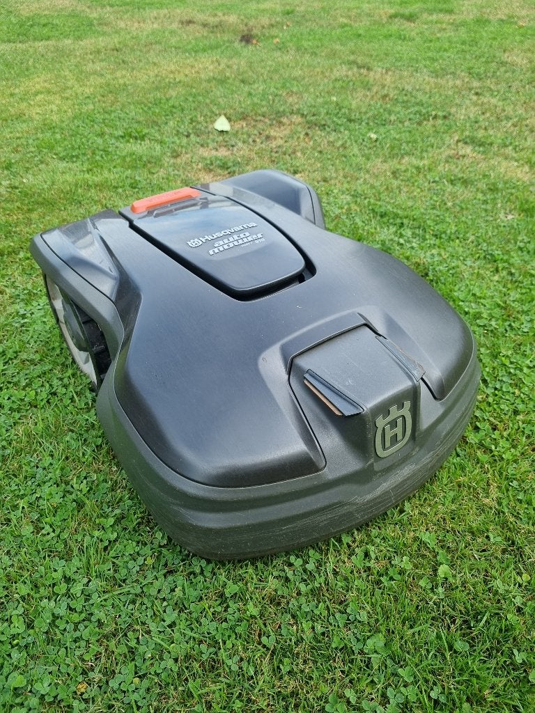 Husqvarna robotmaaier 310 Mark II, Ophalen, Gebruikt, Bestuurbaar via app, 20 tot 25 cm