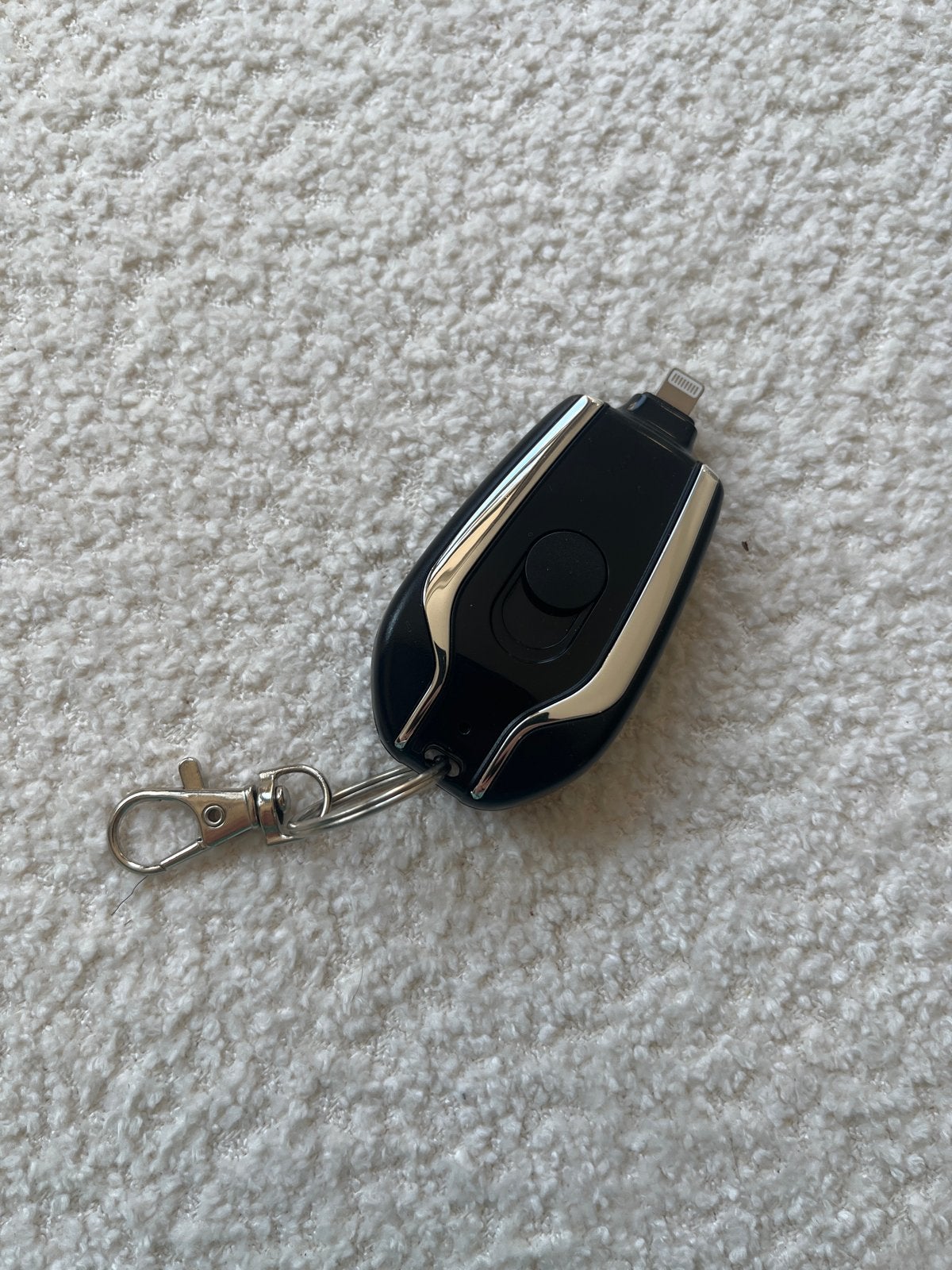 Kleine iPhone Powerbank Sleutelhanger met 9-pins Aansluiting, Telecommunicatie, Powerbanks, Ophalen of Verzenden, Zo goed als nieuw