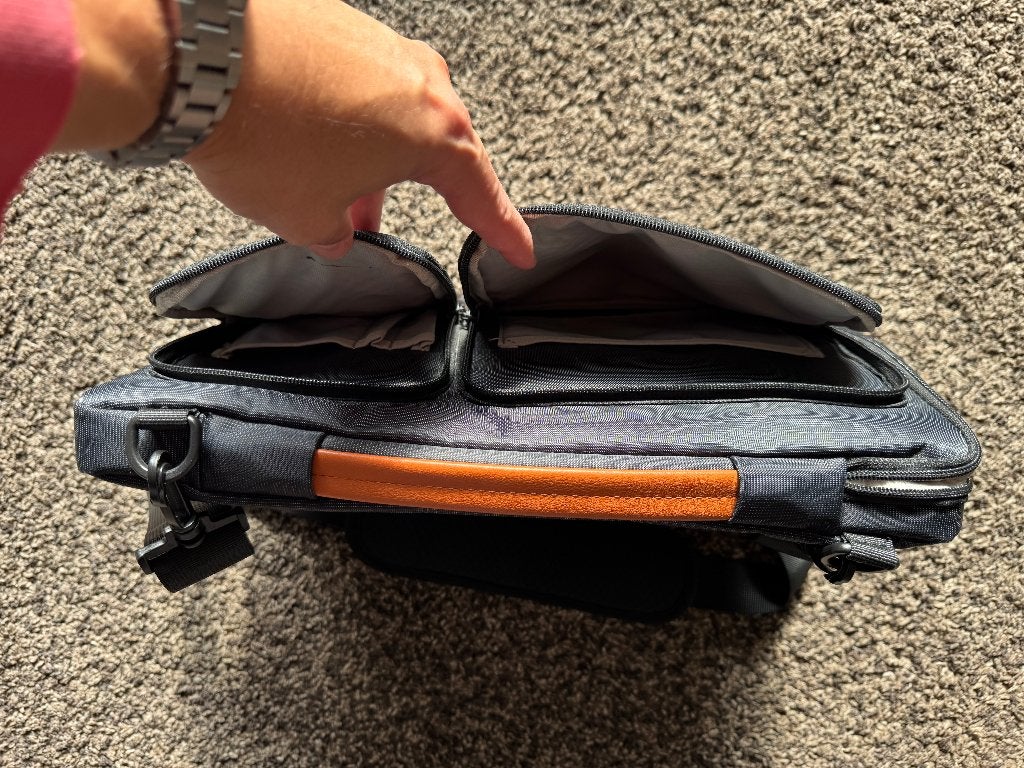 Tomtoc laptop shoulder bag, Ophalen of Verzenden, Zo goed als nieuw, Zwart, Schoudertasje