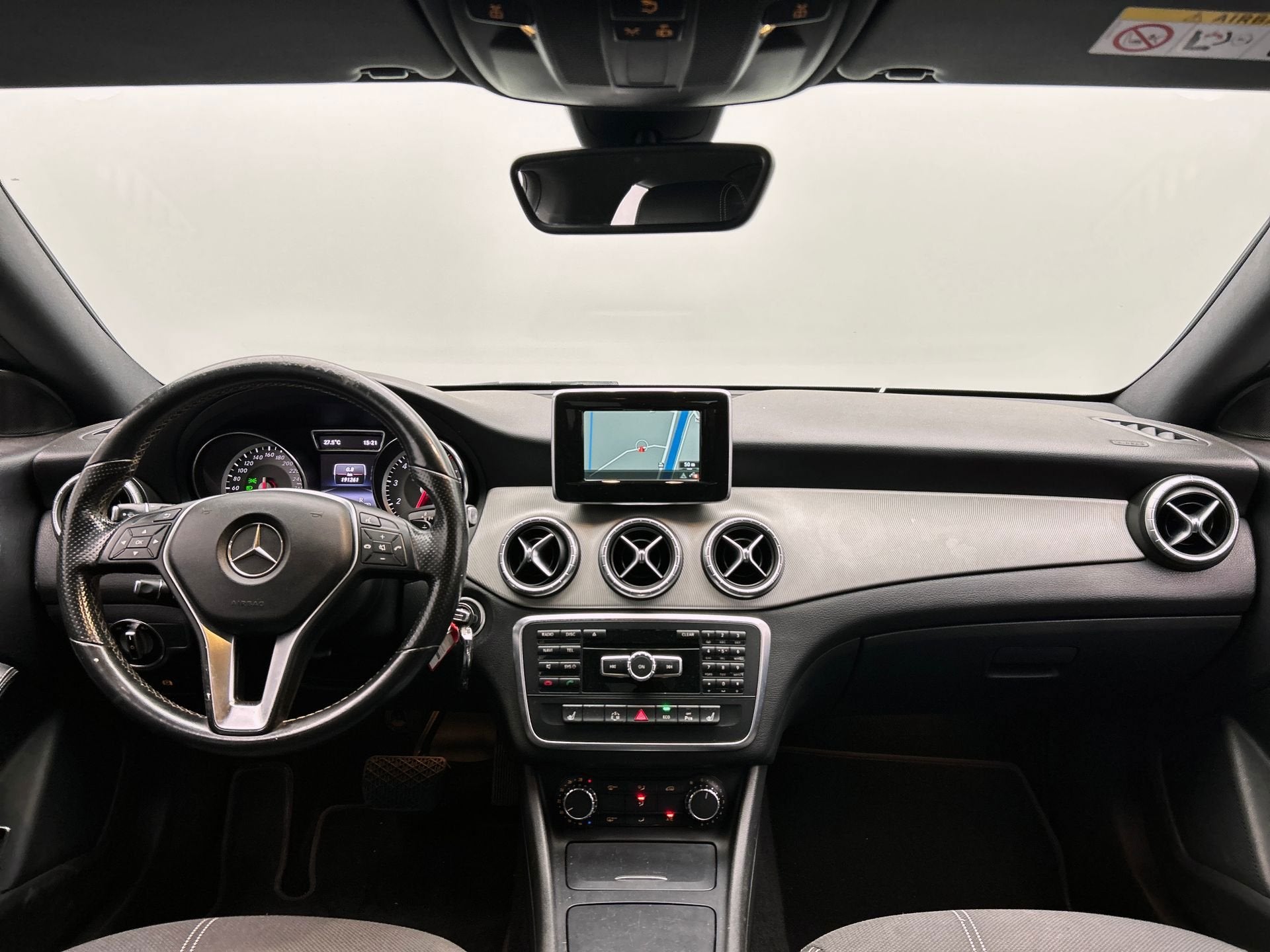 Mercedes-Benz CLA-klasse 180 Prestige | Stoelverwarming | Ca, Auto's, Mercedes-Benz, Gebruikt, 4 cilinders, 715 kg, Leder en Stof
