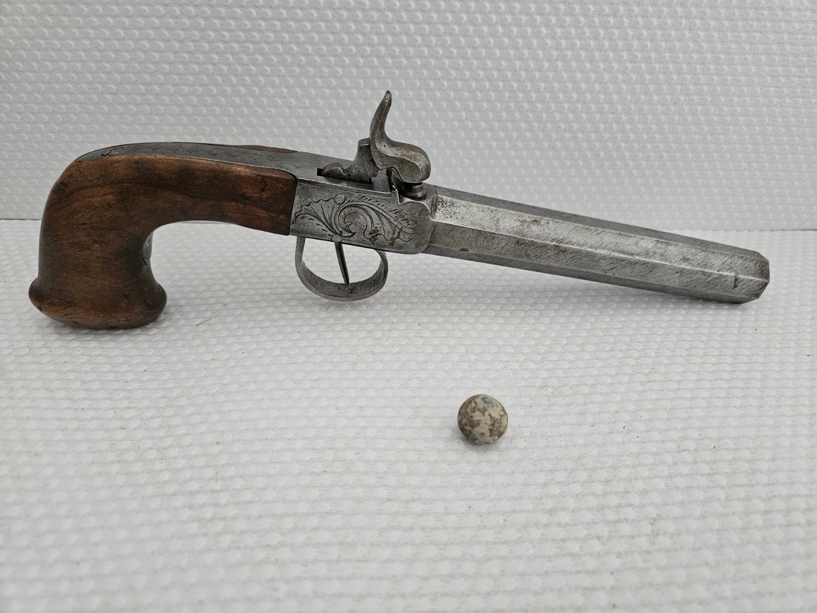 Zeer lang met 6 kantige loop borstpistool., Ophalen of Verzenden, Landmacht