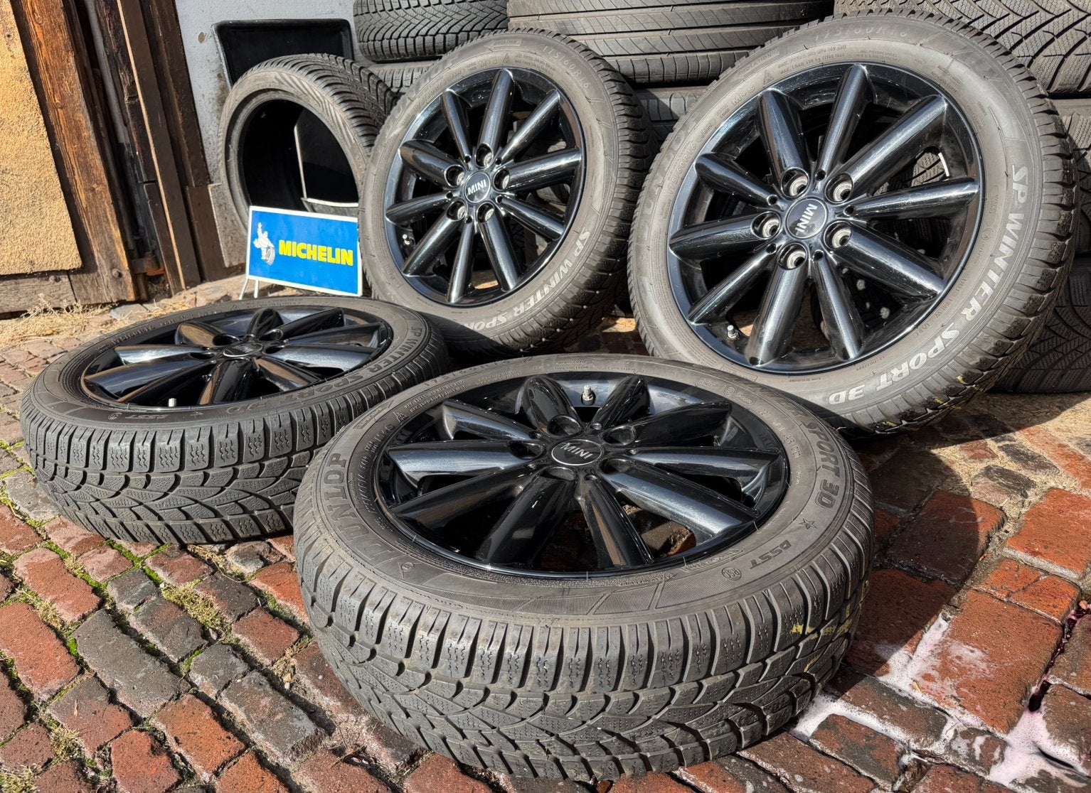 Orig 16” Mini F55 velgen + tpms + goede winterbanden 7mm, 16 inch, 175 mm, Banden en Velgen, Winterbanden