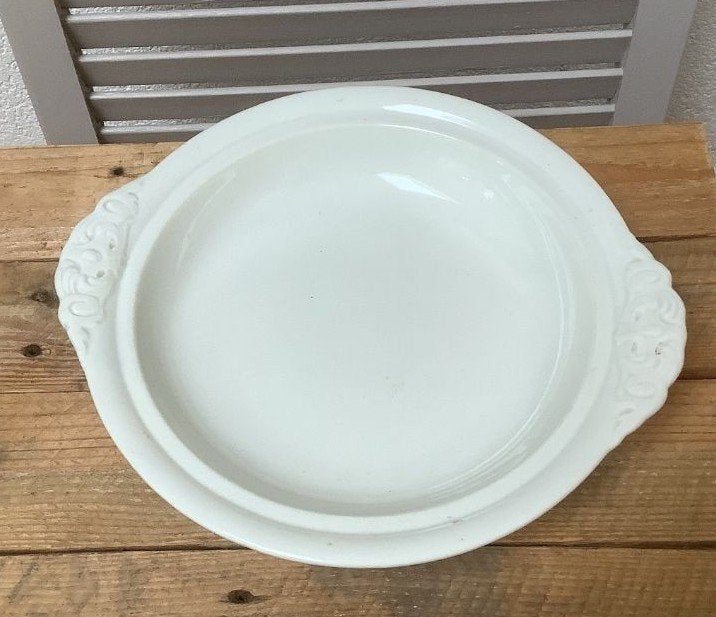 Beeldige witte Petrus Regout (?) schaal, Ophalen of Verzenden