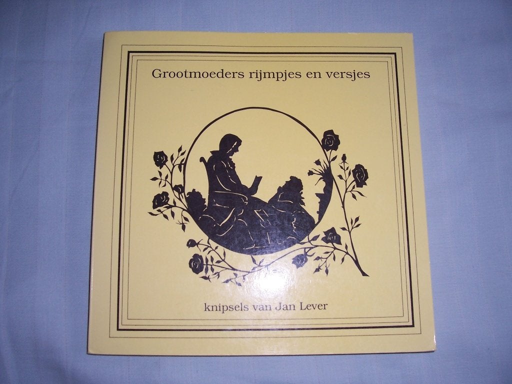Boek grootmoeders rijmpjes en versjes, Ophalen of Verzenden, Gelezen, Fictie algemeen
