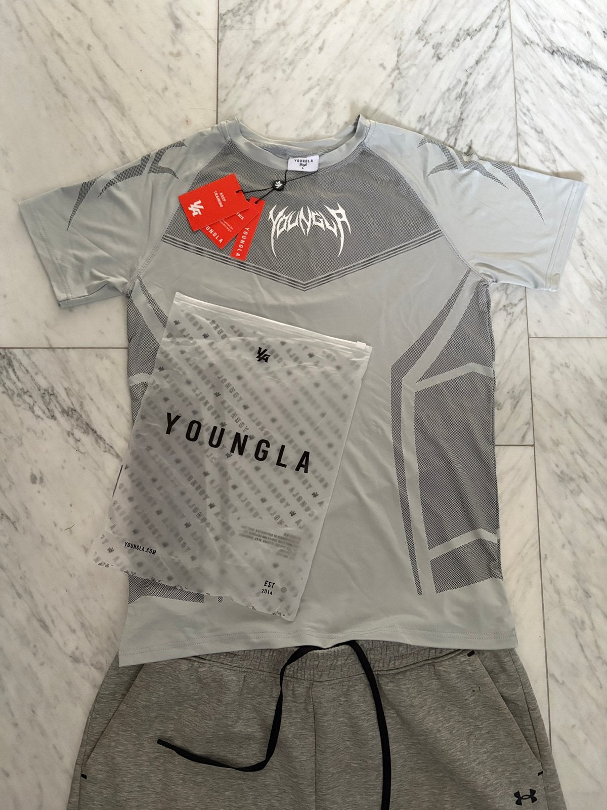 YoungLA Short Sleeve Compression Shirt (Light Grey / White), Kleding | Heren, Maat 52/54 (L), Fitness, Ophalen of Verzenden, Zo goed als nieuw
