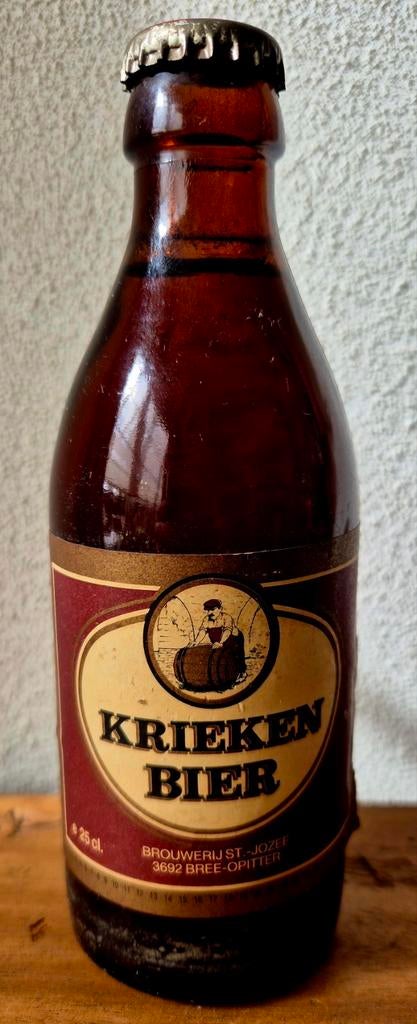 1984 oude fles KRIEKEN BIER St. JOZEF Bree-OPITTER, Ophalen of Verzenden, Zo goed als nieuw, Flesje(s), Overige merken