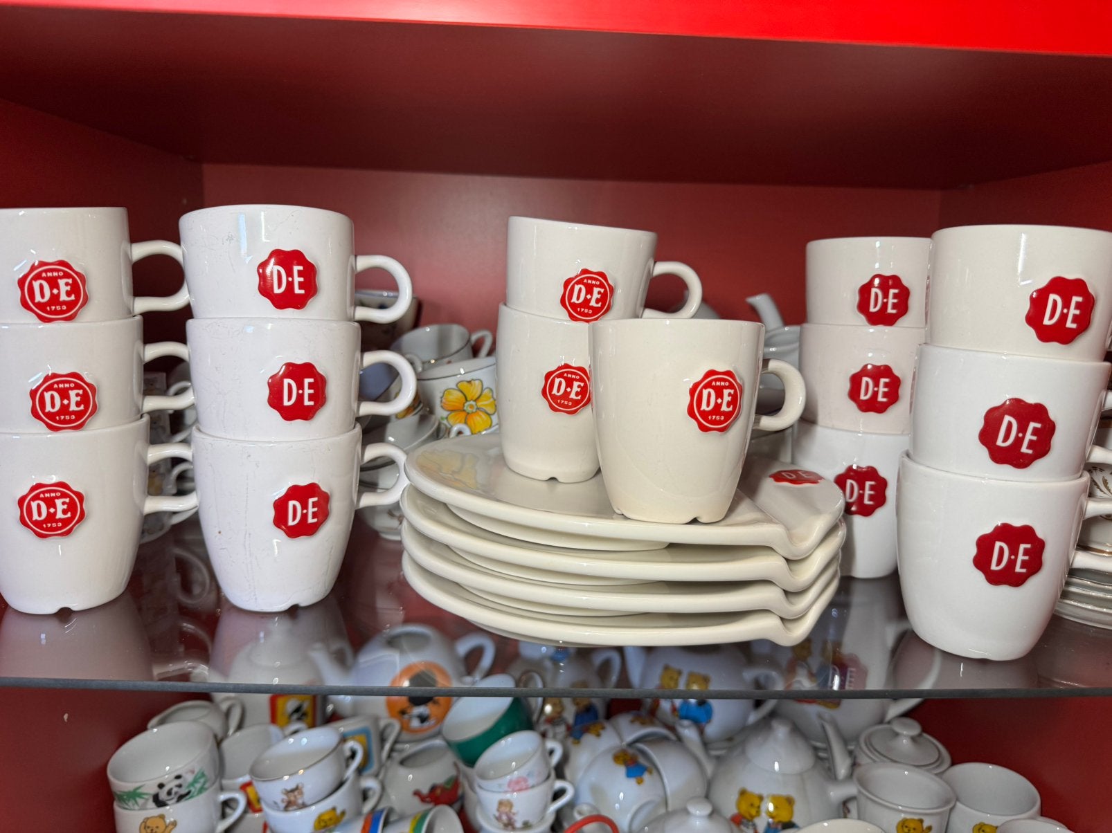 19-Delig Douwe Egberts Servies + Langwerpige Schotels, NIKOLAI CARELS, Overige merken, Nieuw, Ophalen of Verzenden