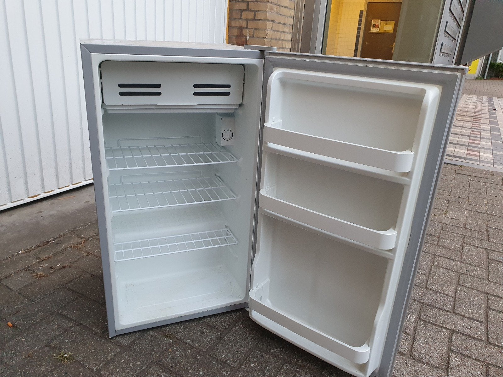 Tafelmodel koelkast met vriesvak Bezorging mogelijk, Witgoed en Apparatuur, Ophalen of Verzenden, Met vriesvak, Energieklasse A of zuiniger