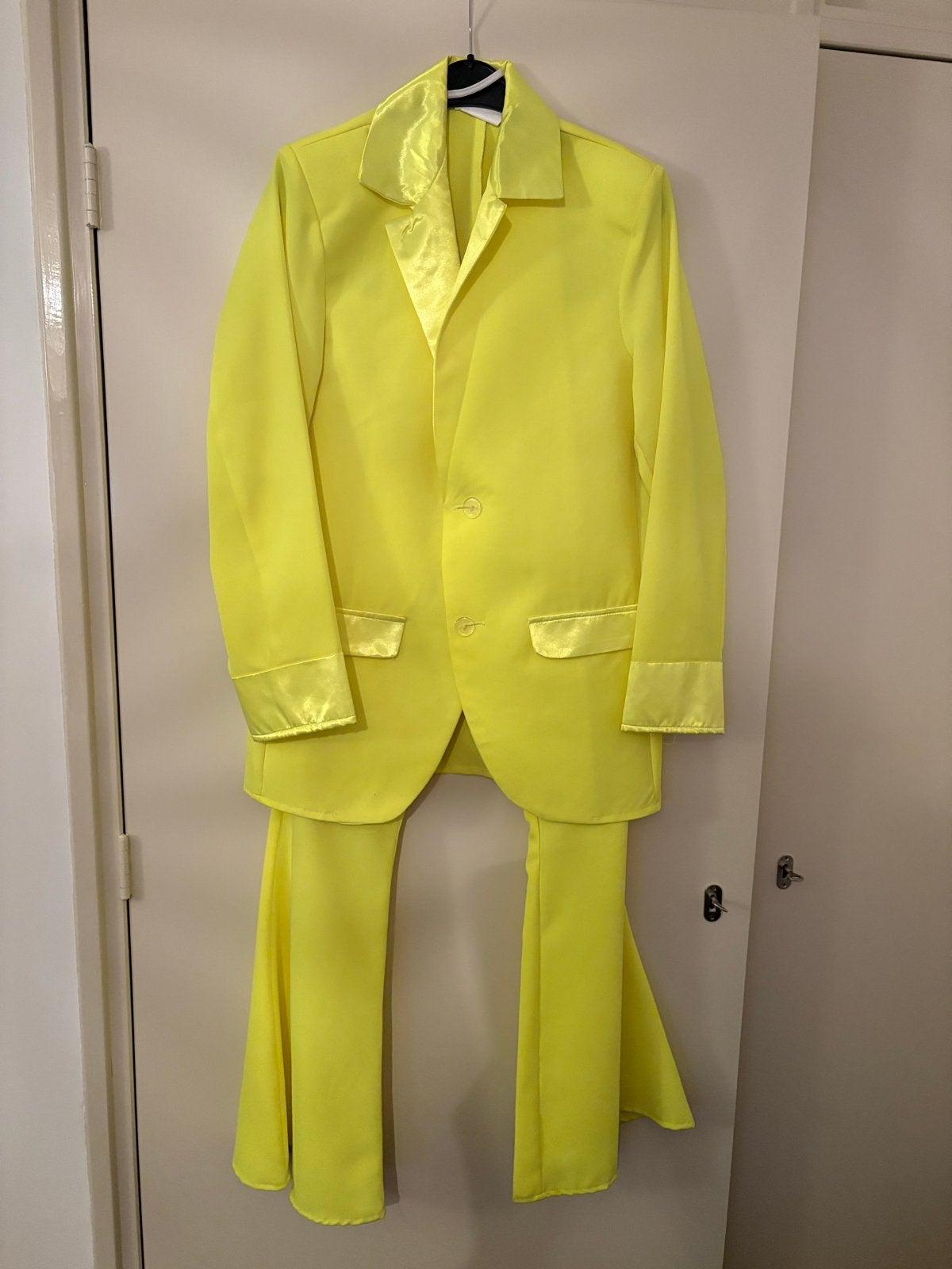 Neon Geel Kostuum - Freddy's Magic - Maat S, Ophalen, Carnaval, Zo goed als nieuw, Kleding