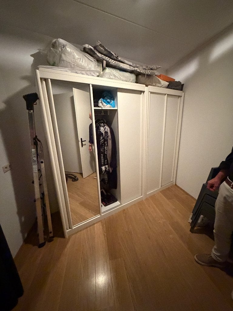 Slaapkamerkast 2 stuks, Huis en Inrichting, Ophalen, Met deur(en), Gebruikt, 100 tot 150 cm