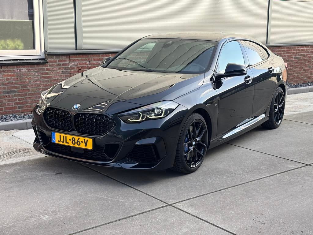 BMW M235i Gran Coupé xDrive High Executive / 18”  / CarPlay, Automaat, 4 cilinders, Zwart, Bedrijf