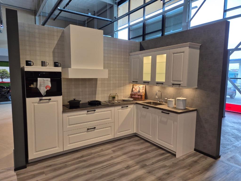 Showroom keuken incl. apparaten, Huis en Inrichting, Keuken | Complete keukens, Nieuw, Hoekkeuken, Wit, Kunststof, Ophalen