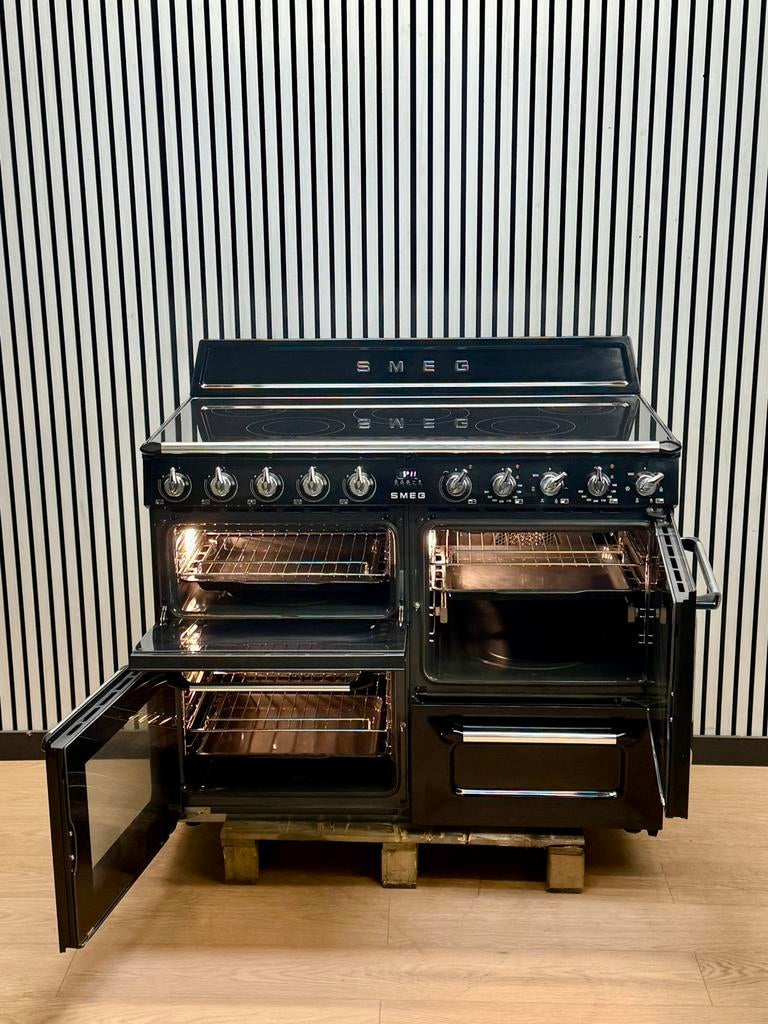 Luxe SMEG INDUCTIE Fornuis zwart hoogglans 110 cm, Fornello Esperta, Ophalen of Verzenden, Zo goed als nieuw, Energieklasse A of zuiniger